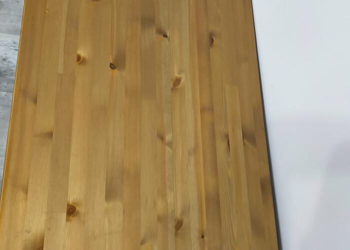 Grajewo ogłoszenia: Sprzedam stół z krzesłami. Stan dobry. Zapraszam do obejrzenia.