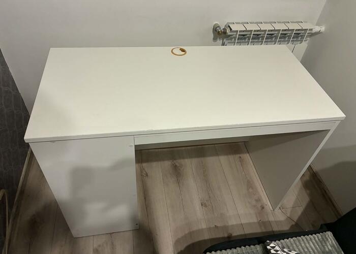 Grajewo ogłoszenia: Sprzedam biurko .Szczuczyn. 
Wysokość 75cm. 
Szerokość 110cm