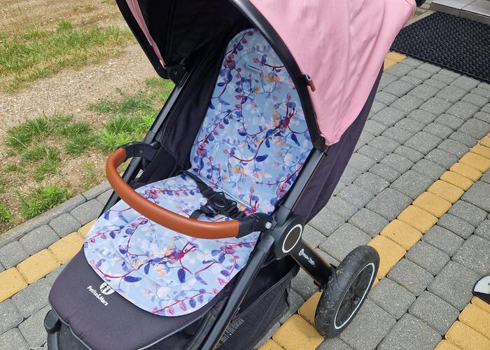 Grajewo ogłoszenia: Sprzedam wózek Petite&mars Street + na pompowanych kołach